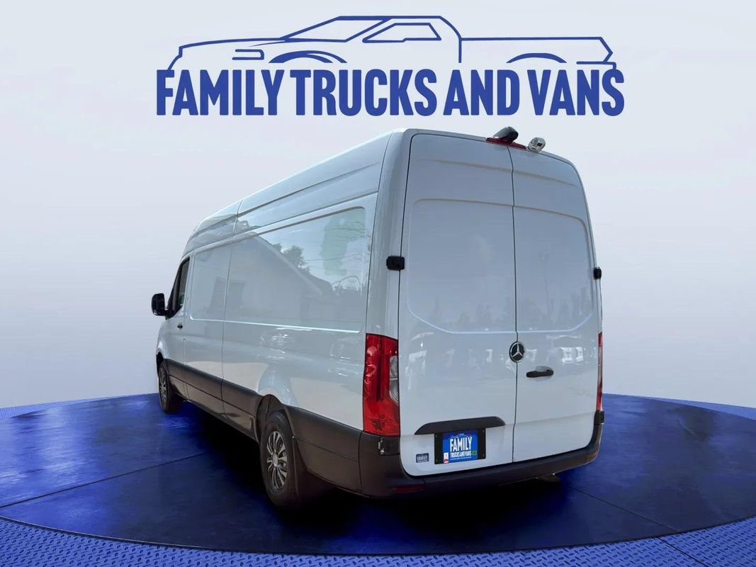Used 2020 Mercedes-Benz Sprinter 2500 image 2