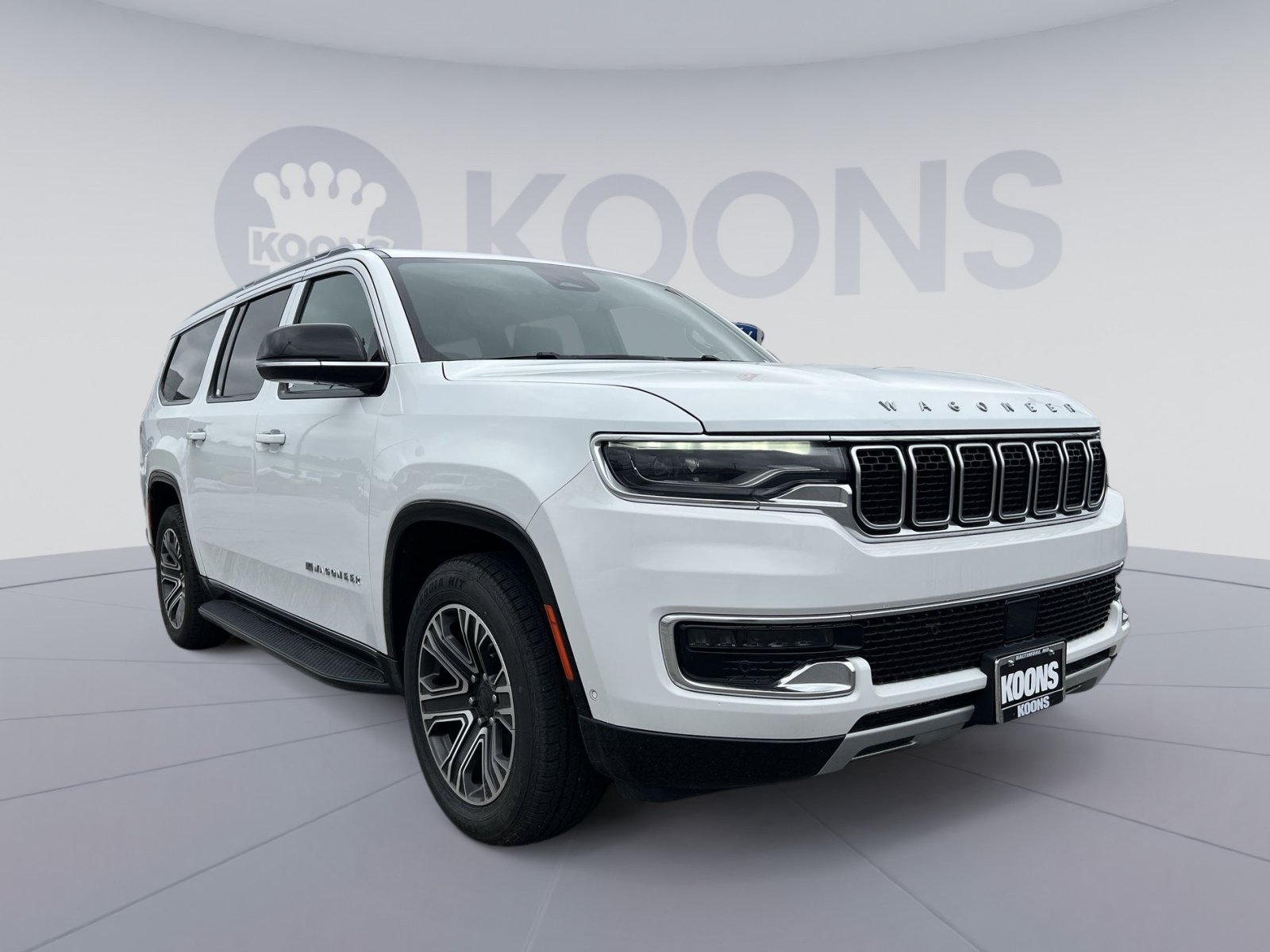 Used 2024 Jeep Wagoneer L Series II w/ Flexible Seating Group AWD/4WD image 10