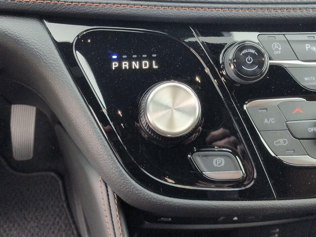 New 2026 Chrysler Pacifica Pinnacle w/ Trailer Tow Group image 17