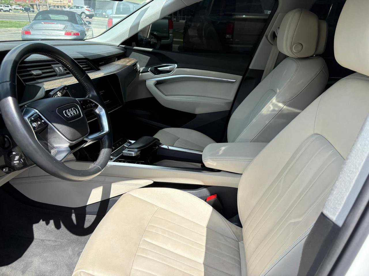 Used 2021 Audi e-tron Premium w/ Convenience Plus Package AWD/4WD image 12