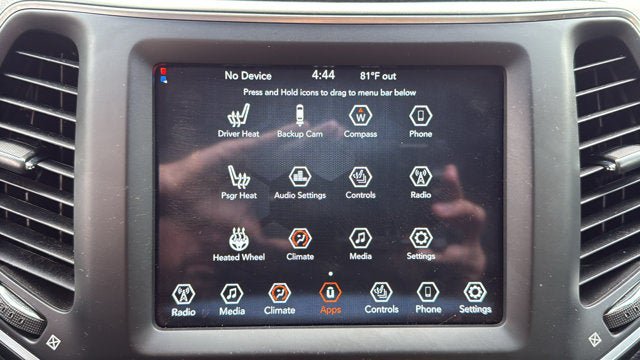 Certified 2022 Jeep Cherokee Latitude w/ Sun & Sound Group AWD/4WD image 19