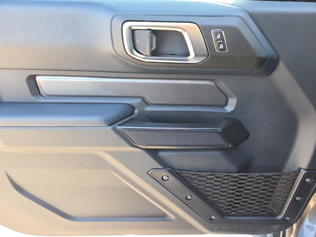 Used 2024 Ford Bronco Heritage Edition AWD/4WD image 15