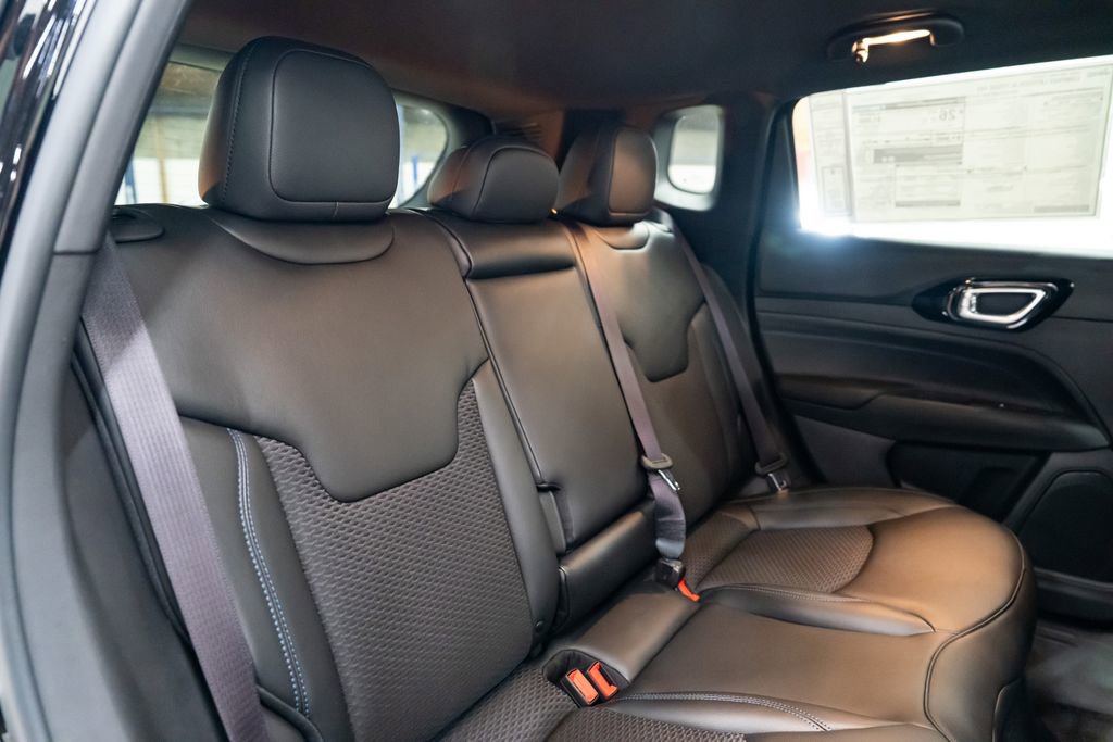 New 2026 Jeep Compass Latitude image 29