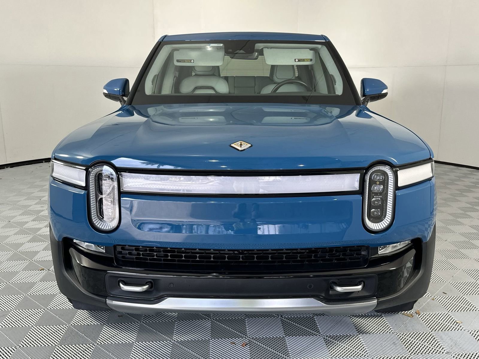 Used 2023 Rivian R1T Adventure AWD/4WD image 3