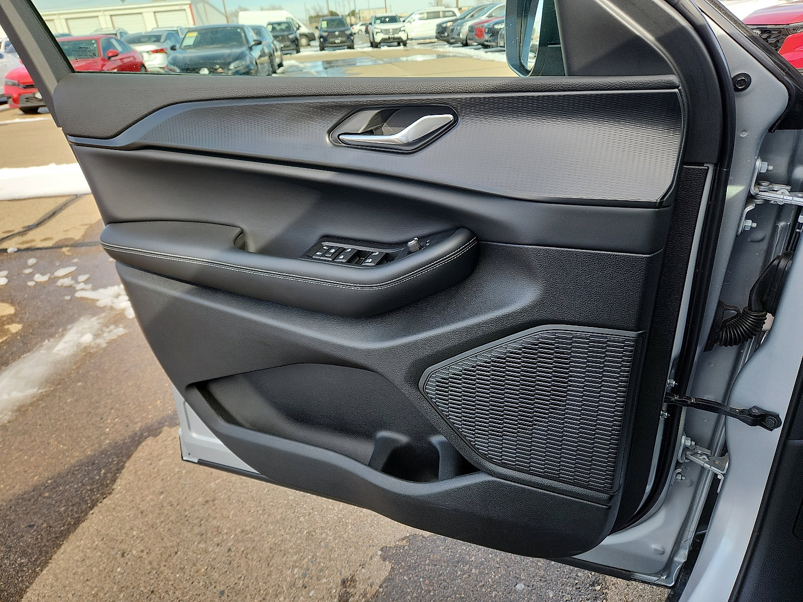 Used 2025 Jeep Grand Cherokee Laredo image 13