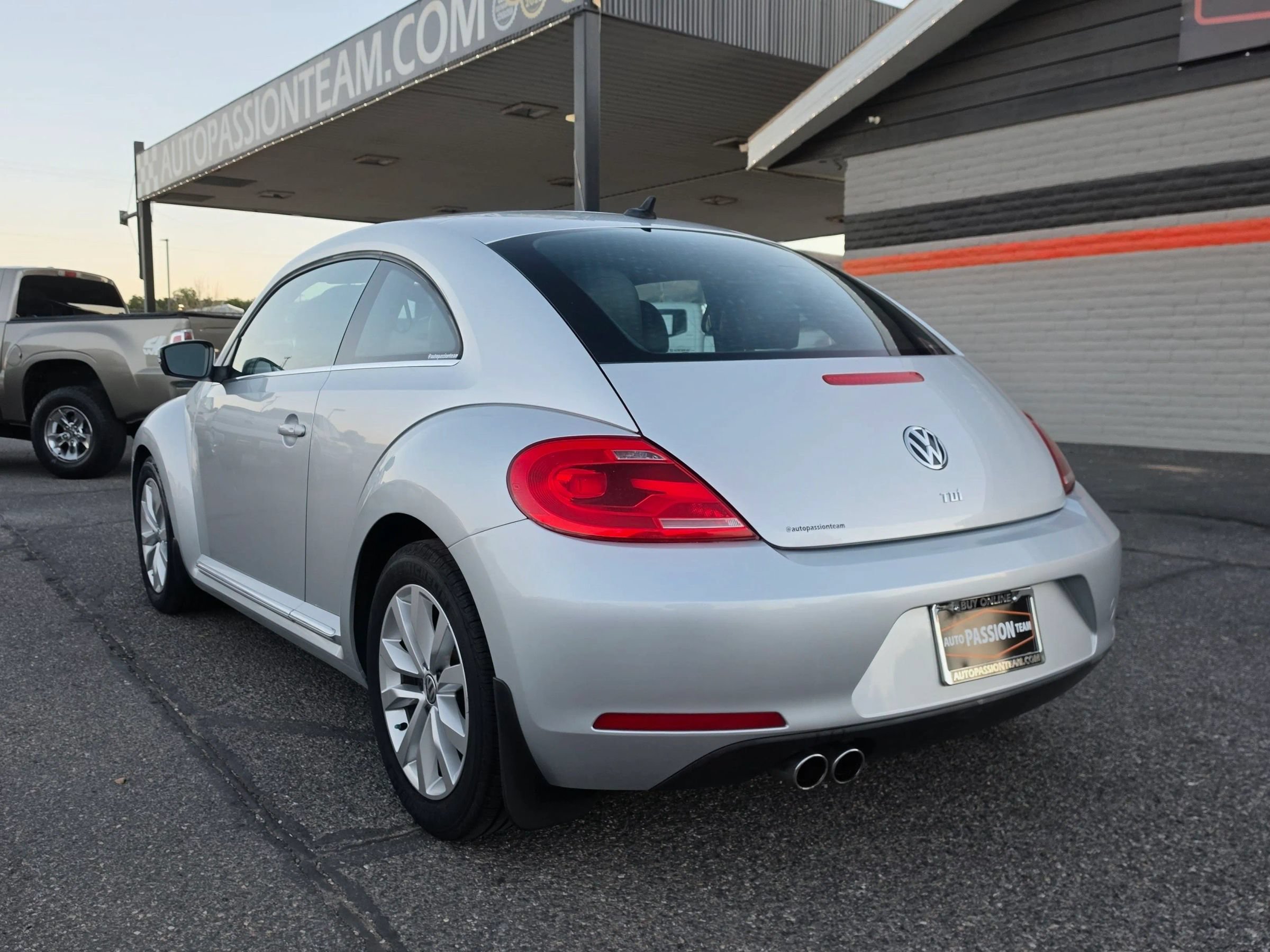 Used 2013 Volkswagen Beetle TDI FWD image 3
