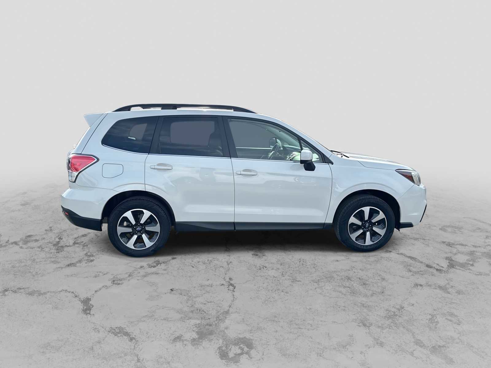 Used 2017 Subaru Forester 2.5i Limited AWD/4WD image 9