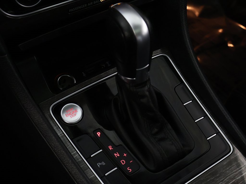 Used 2018 Volkswagen Passat 2.0T SE image 52