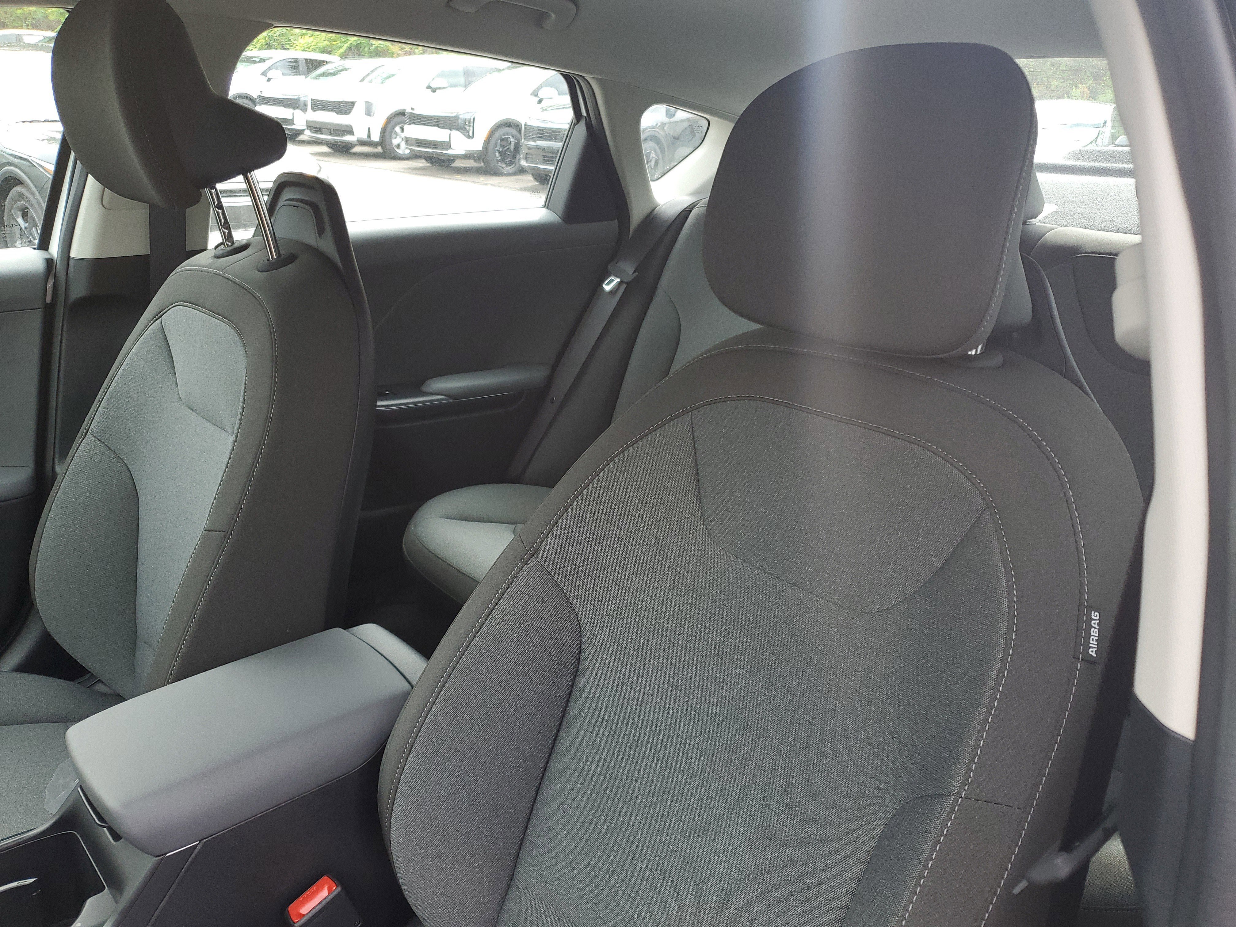 New 2025 Kia K4 LXS image 17