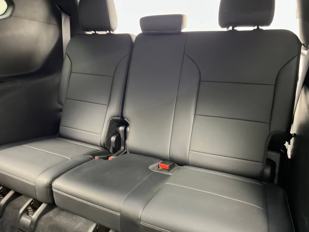 Used 2025 Buick Enclave Preferred AWD/4WD image 41