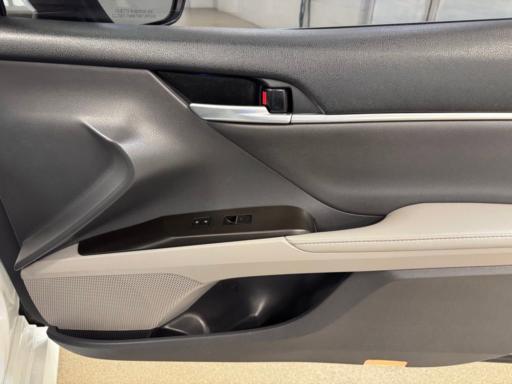 Used 2021 Toyota Camry XLE FWD image 26