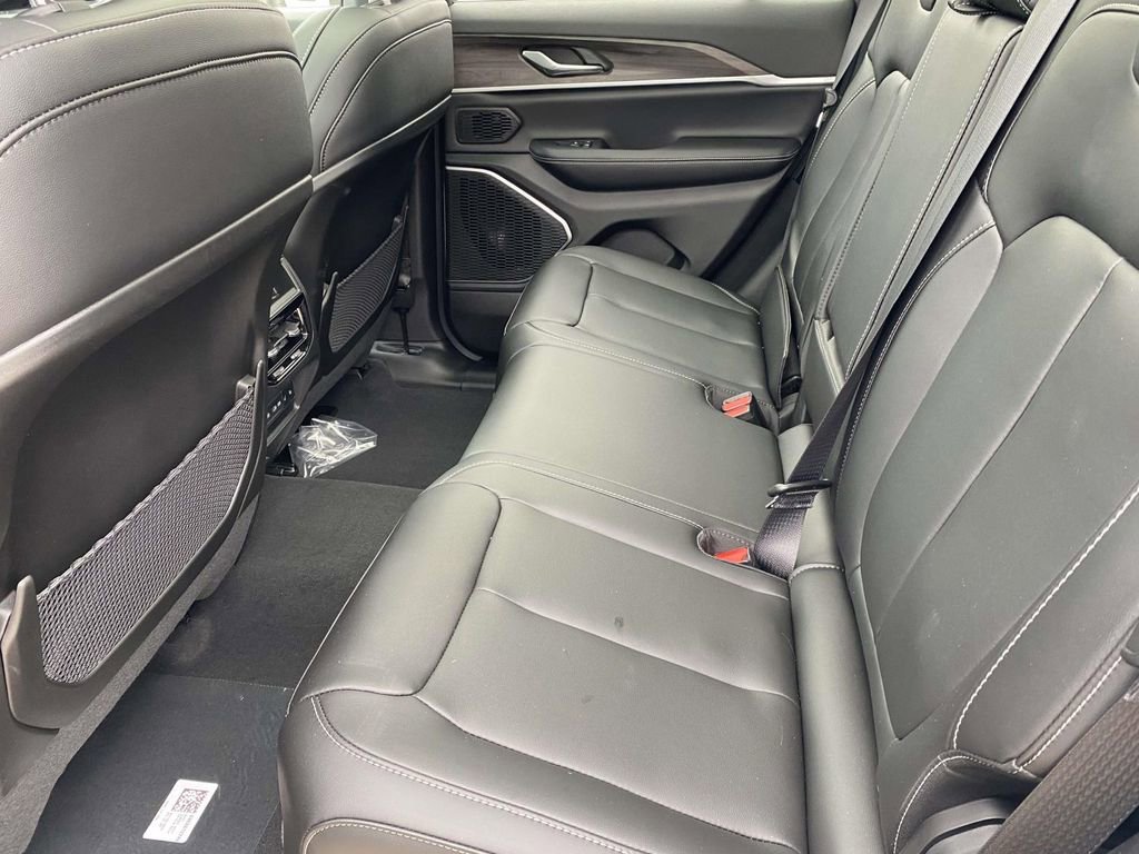 New 2026 Jeep Grand Cherokee Limited w/ Limited Altitude Package RWD image 10