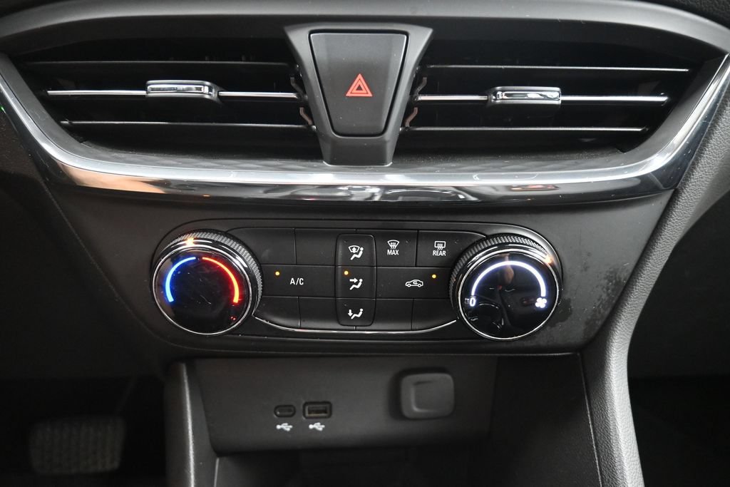 Used 2025 Buick Encore GX Preferred AWD/4WD image 14