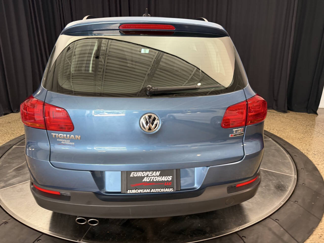 Used 2018 Volkswagen Tiguan Limited w/ Premium Package AWD/4WD image 9