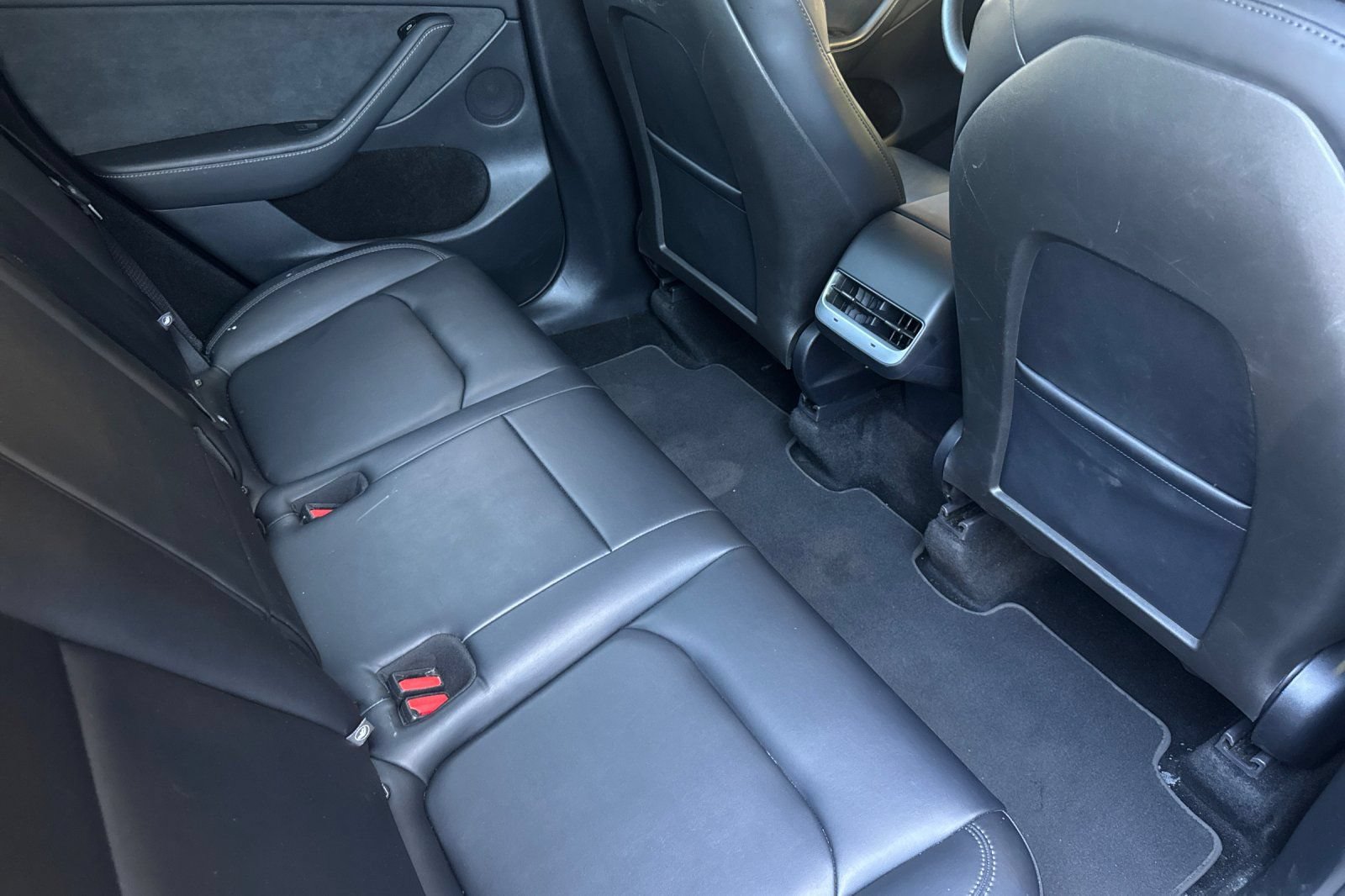 Used 2025 Tesla Model Y Performance AWD/4WD image 19