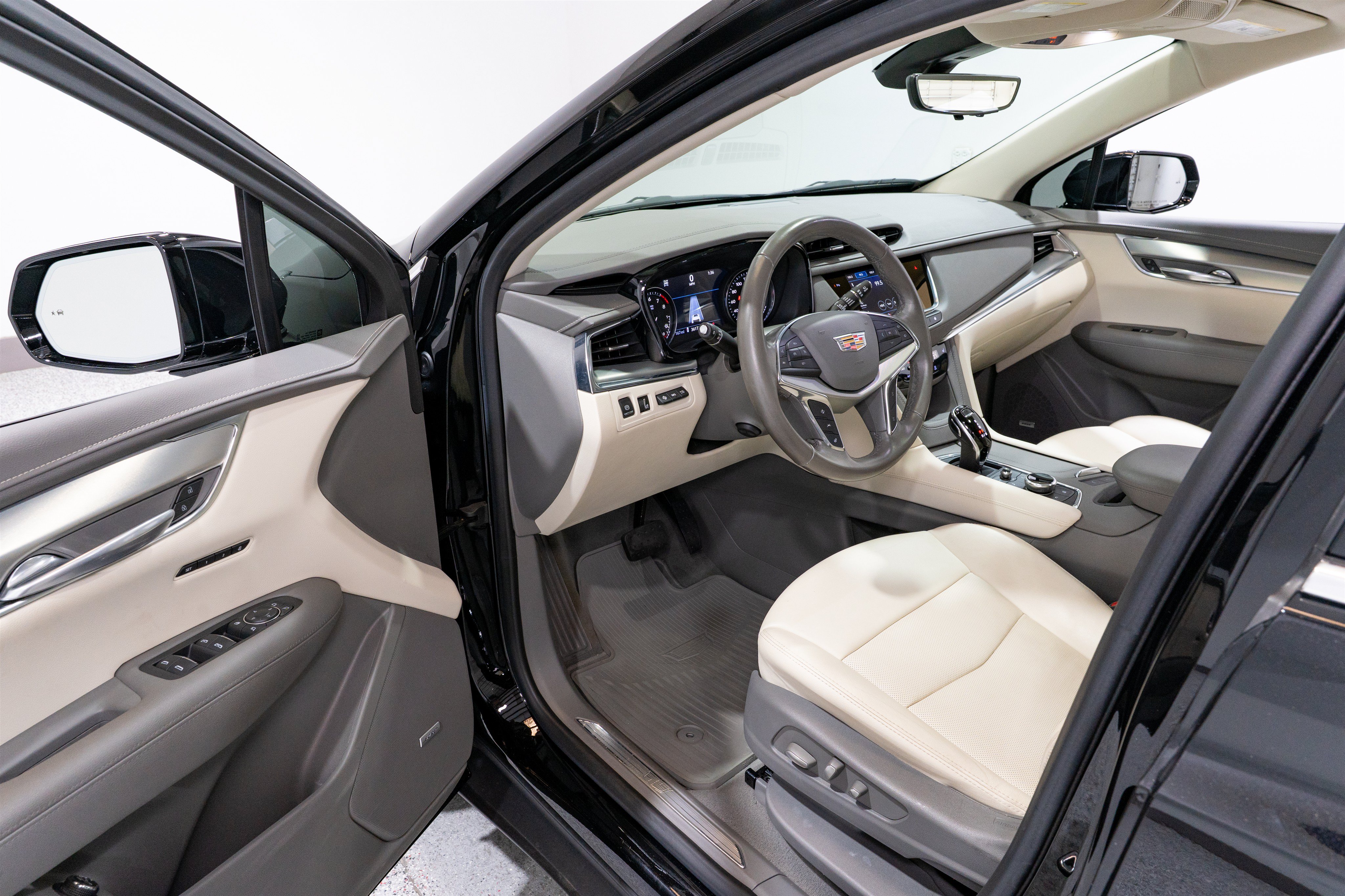 Used 2021 Cadillac XT5 Premium Luxury AWD/4WD image 12