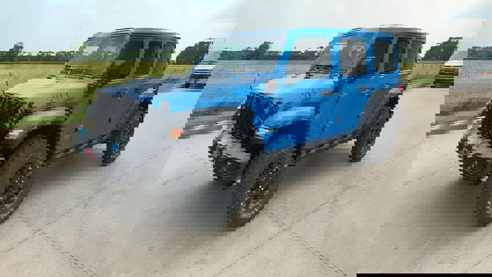 New 2023 Jeep Wrangler Unlimited w/ Sun & Screen Package image 4