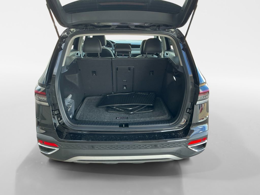 Used 2025 Volkswagen Taos SE w/ Panoramic Sunroof Package image 20
