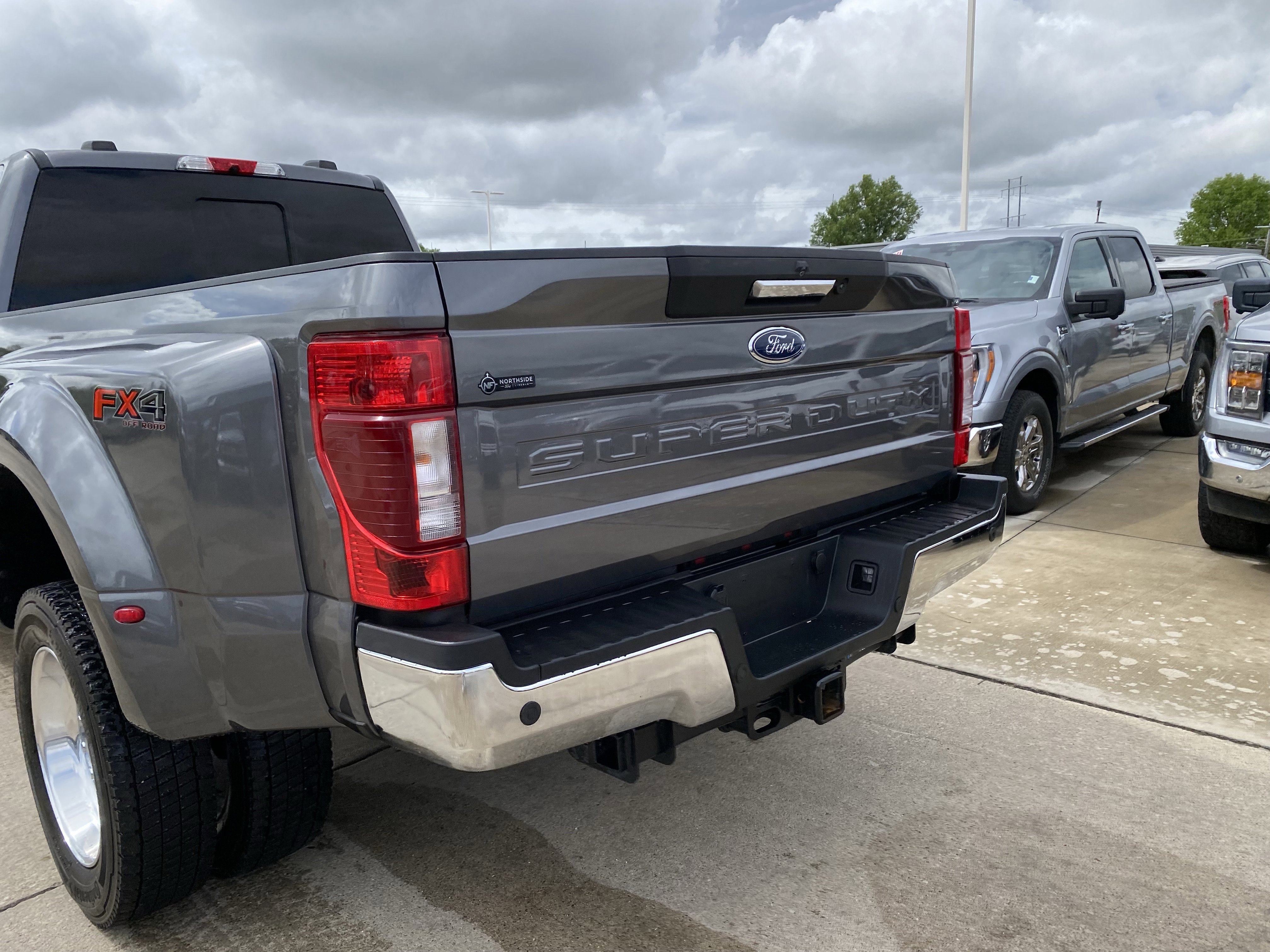 Used 2022 Ford F450 Lariat w/ Lariat Value Package AWD/4WD image 11