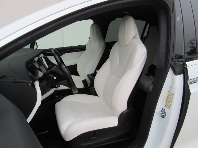 Used 2018 Tesla Model X 100D image 24