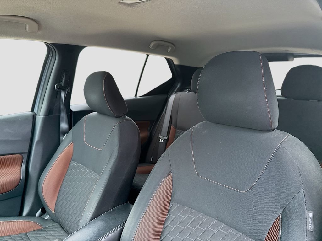 Used 2021 Nissan Kicks SR w/ Interior Electronics Package FWD image 12
