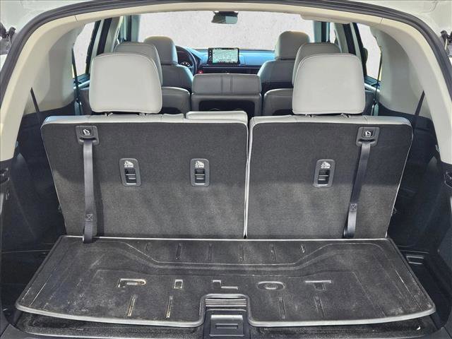 Used 2023 Honda Pilot Touring image 6