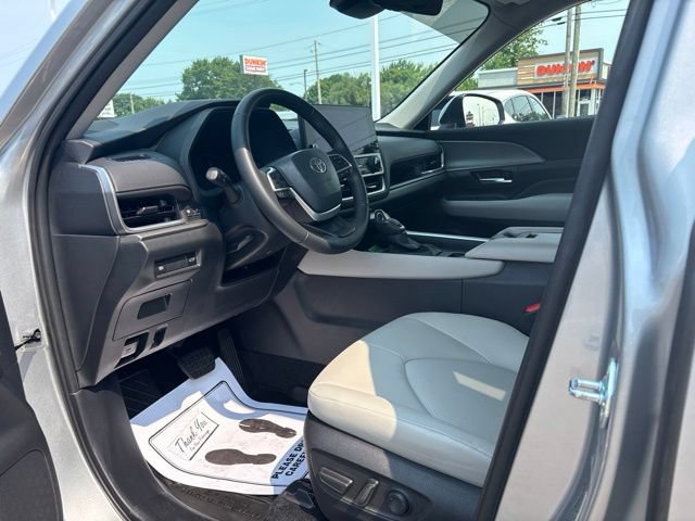 Used 2025 Toyota Grand Highlander AWD Hybrid image 9