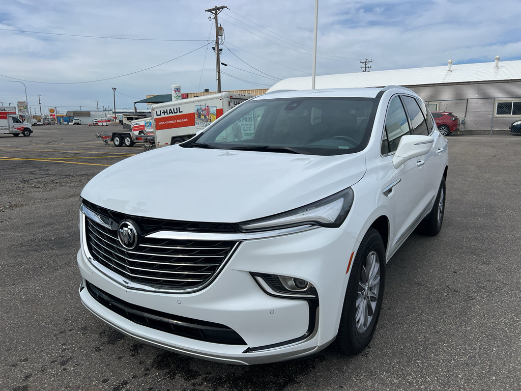 Used 2024 Buick Enclave Essence AWD/4WD image 1