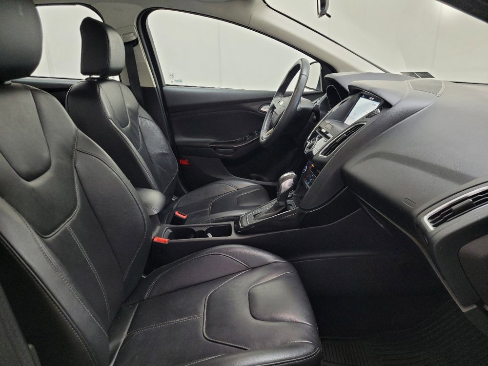 Used 2017 Ford Focus Titanium FWD image 21