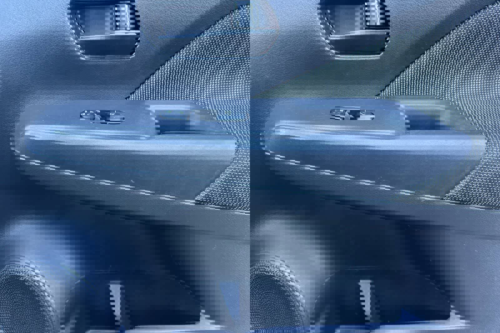 Used 2018 Nissan Kicks S FWD image 18