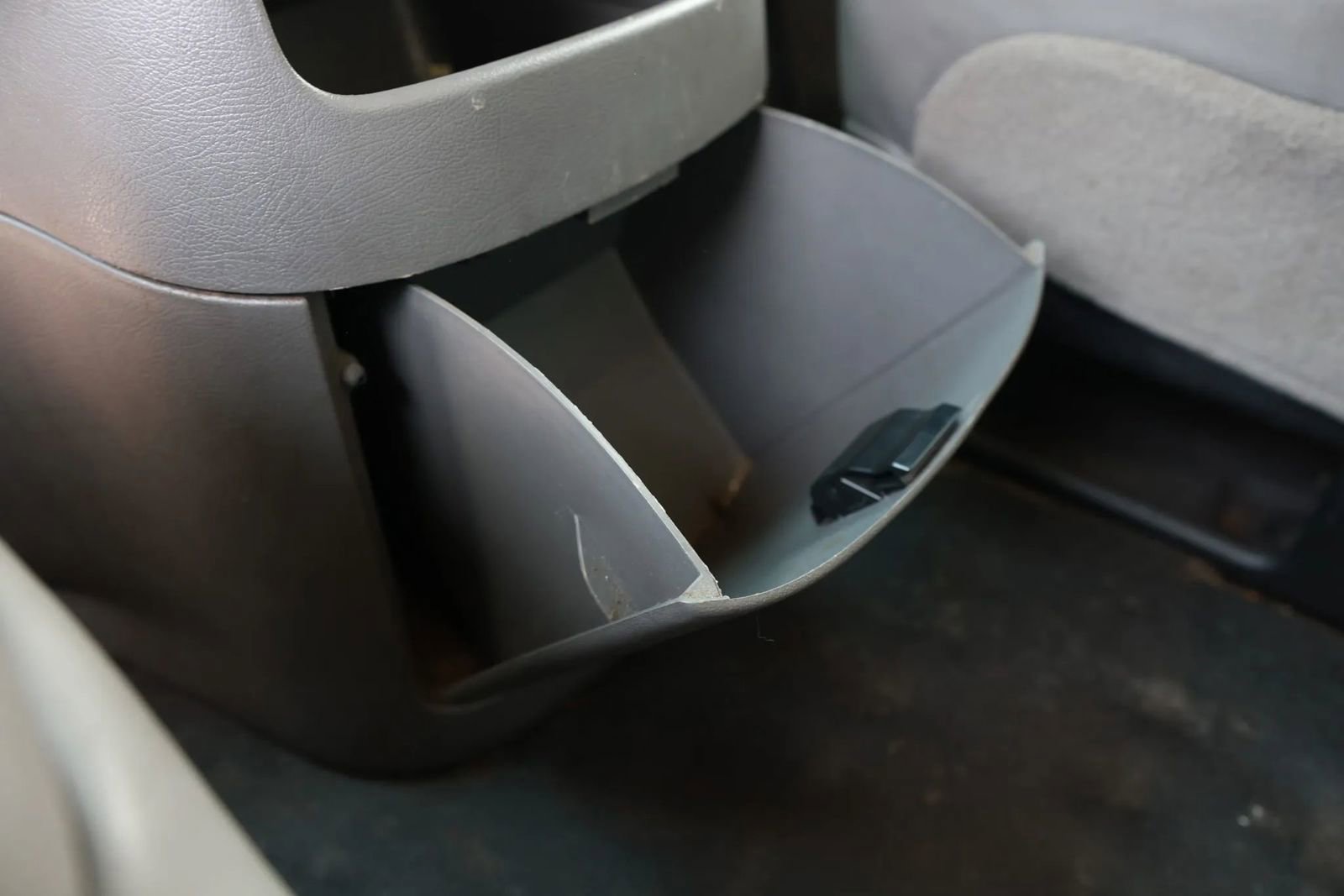 Used 2005 Ford E-350 and Econoline 350 Super Duty image 32