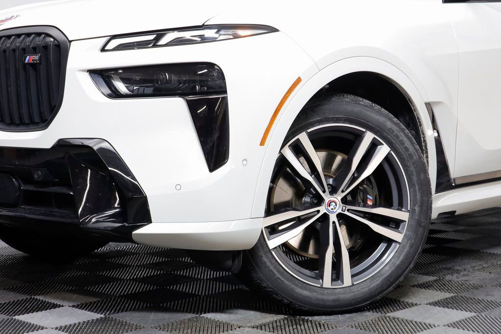 Certified 2023 BMW X7 M60i image 3