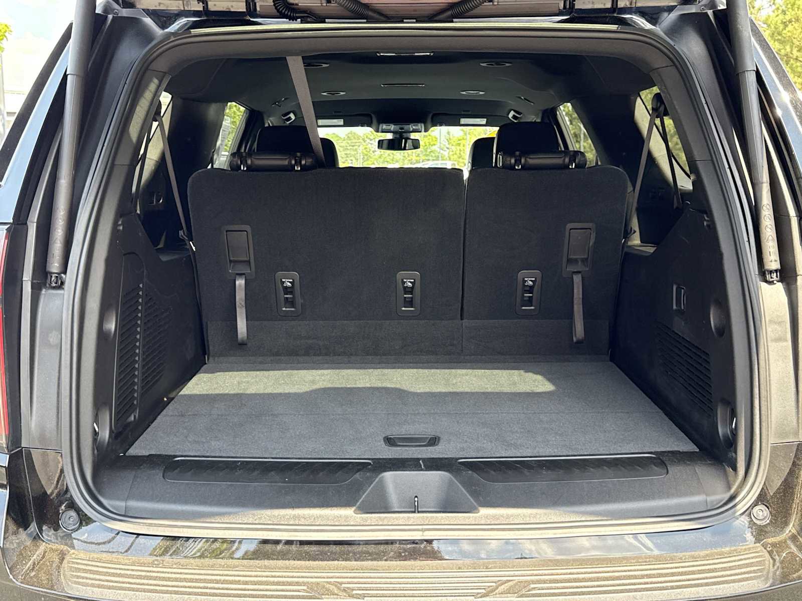 Used 2021 Chevrolet Suburban LT AWD/4WD image 21