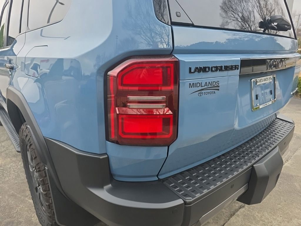 Used 2025 Toyota Land Cruiser w/ Premium Package image 8