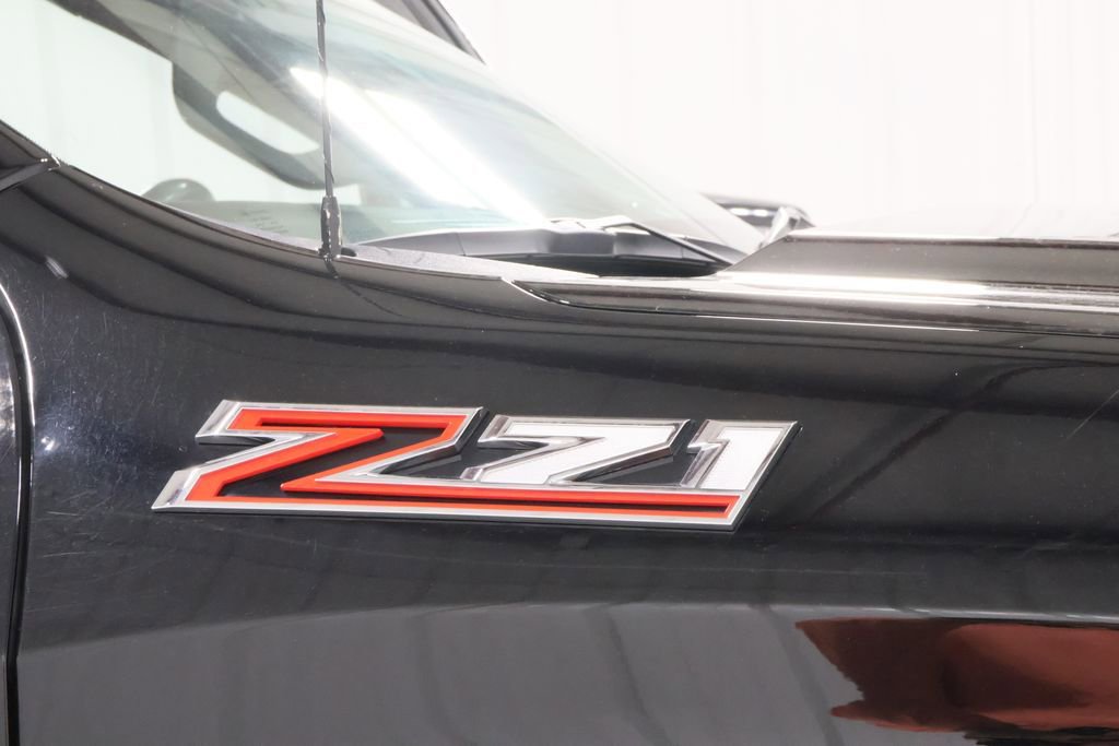 Used 2020 Chevrolet Silverado 1500 LT Trail Boss w/ Midnight Edition AWD/4WD image 30