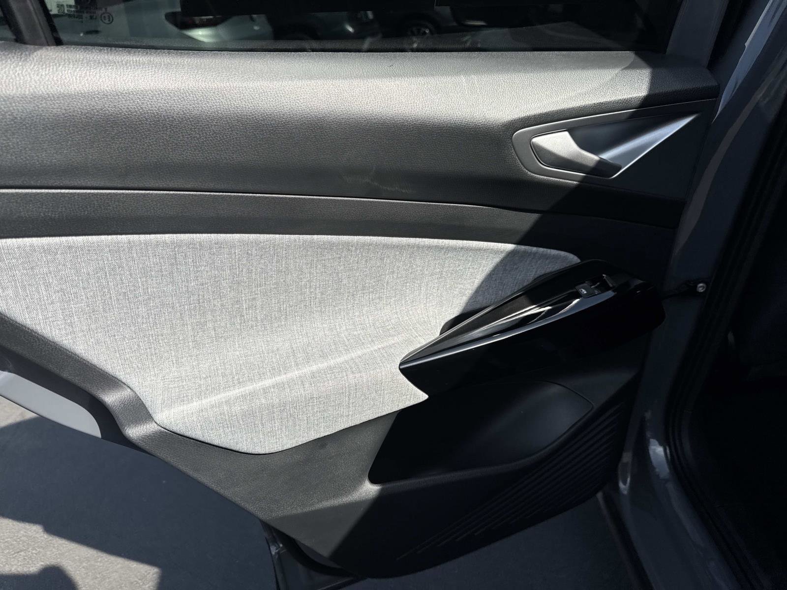 Certified 2024 Volkswagen ID.4 2WD image 11