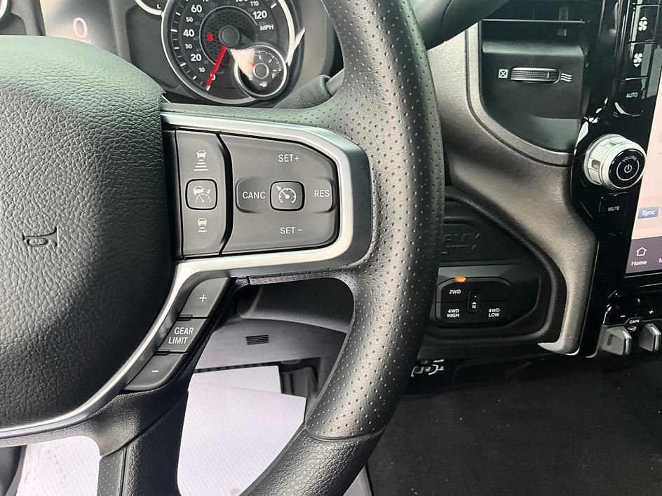 New 2026 RAM 2500 Tradesman AWD/4WD image 32