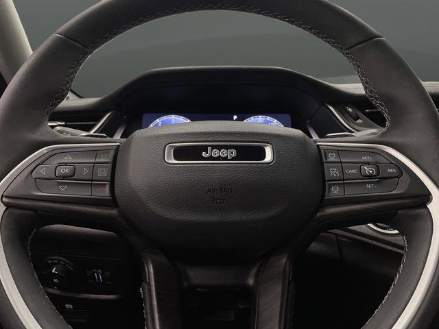 Used 2023 Jeep Grand Cherokee L Limited image 16