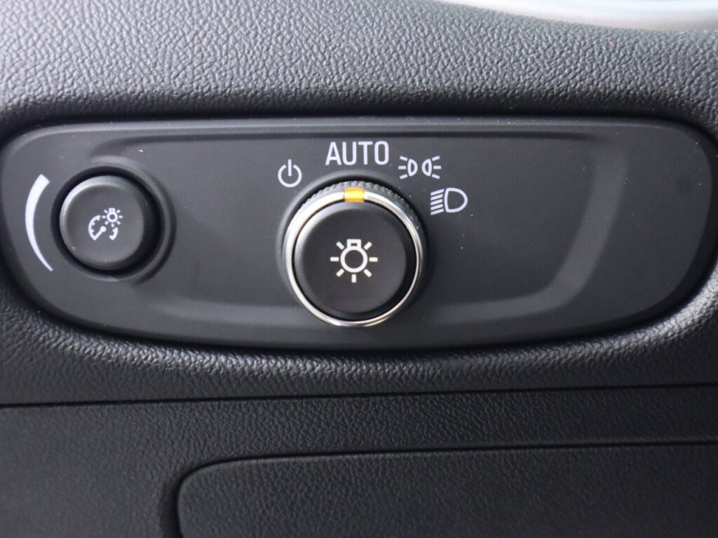 Used 2023 Chevrolet Malibu LS FWD image 10