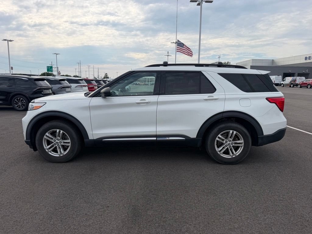 Used 2020 Ford Explorer XLT w/ Comfort Package AWD/4WD image 8