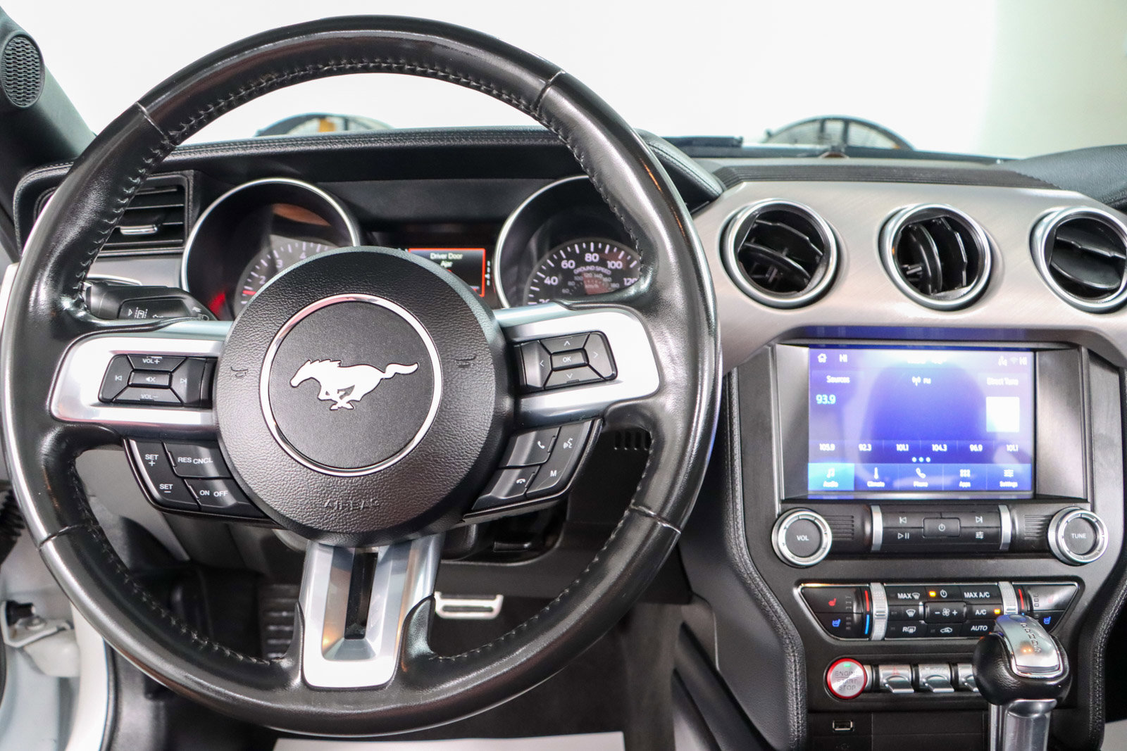 Used 2022 Ford Mustang Premium image 17