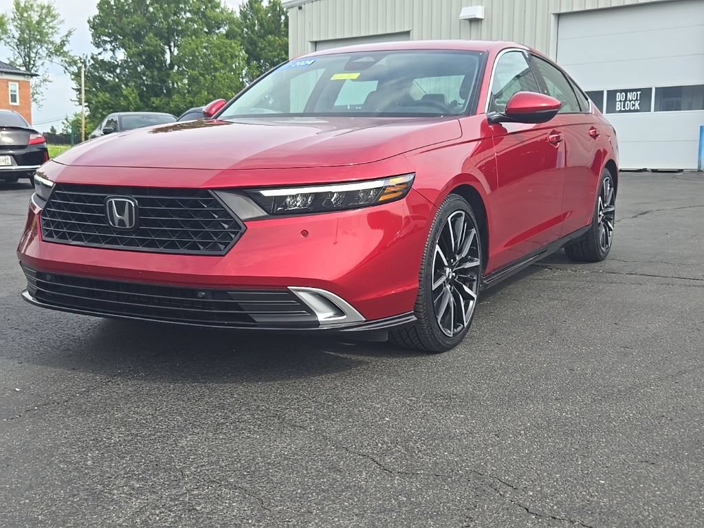 Used 2024 Honda Accord Touring image 3