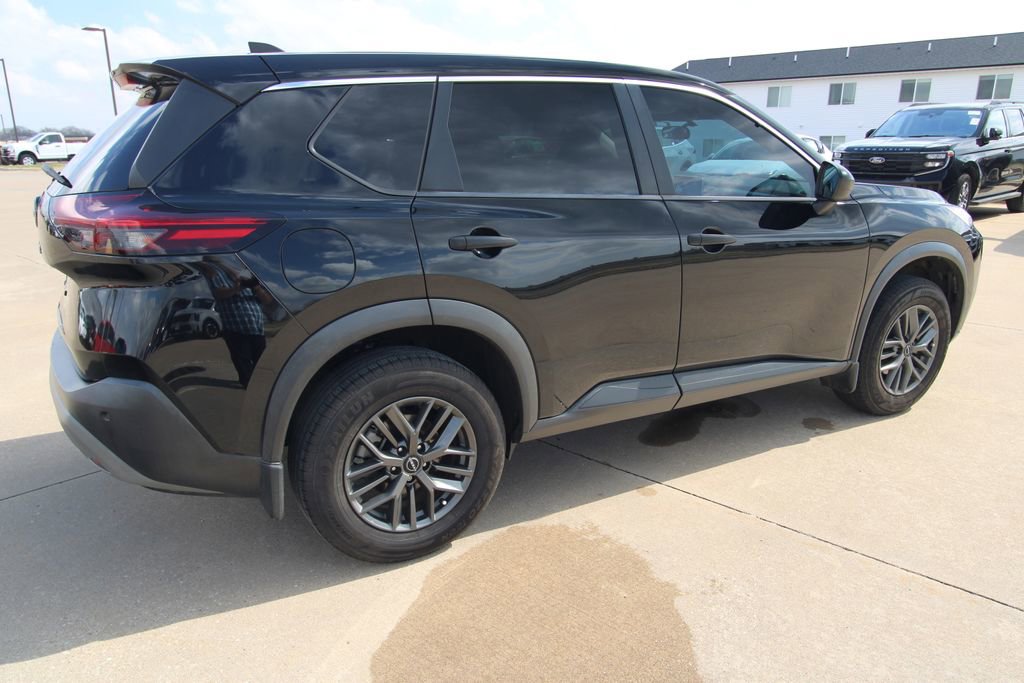 Used 2022 Nissan Rogue S image 5