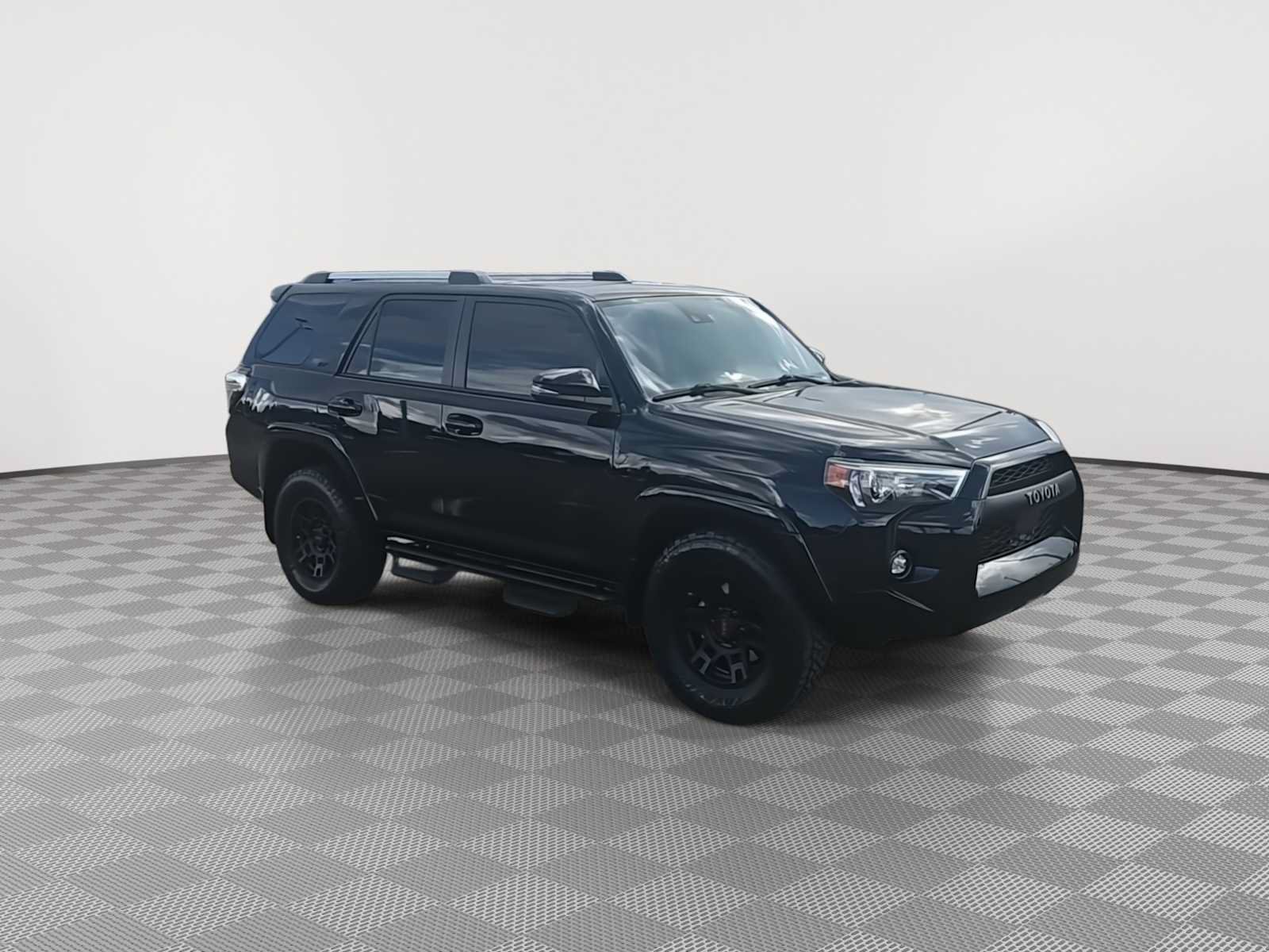 Used 2021 Toyota 4Runner SR5 Premium w/ Moonroof Package RWD image 2