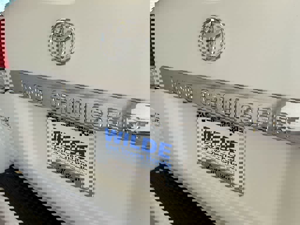 Used 2015 Toyota Land Cruiser image 14