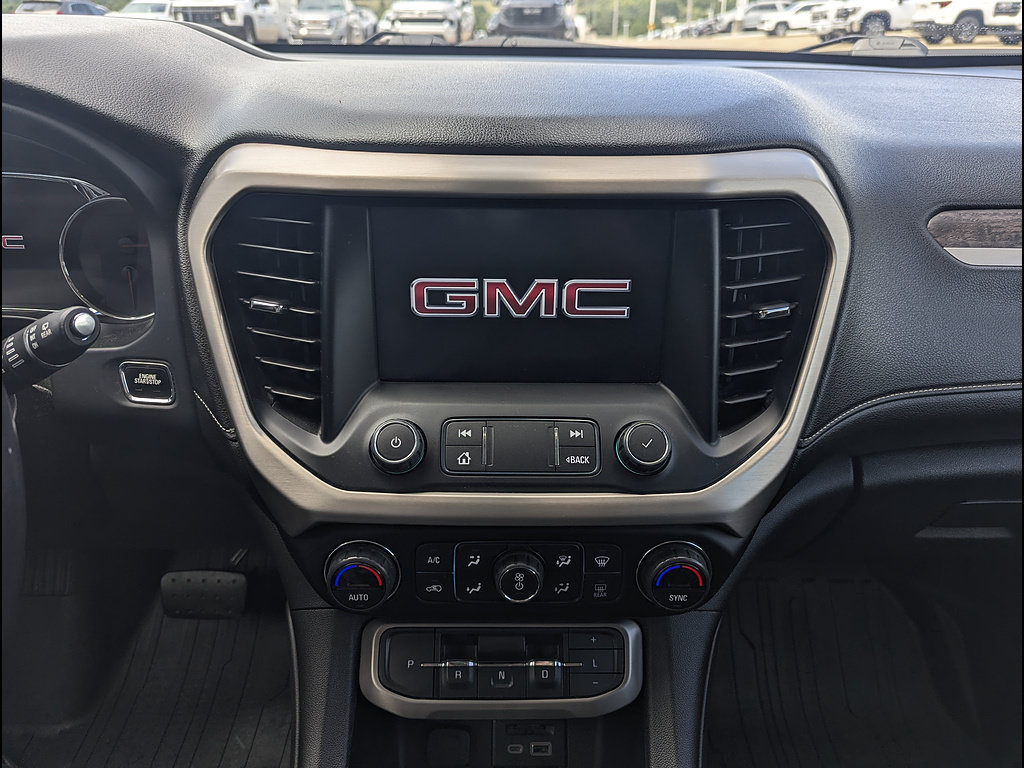 Used 2020 GMC Acadia Denali w/ Technology Package AWD/4WD image 32