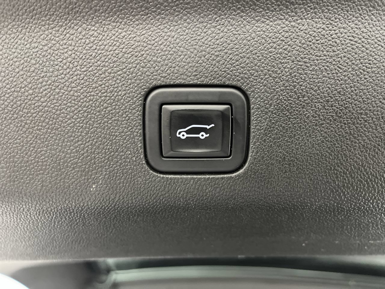 Certified 2024 GMC Yukon SLT w/ SLT Premium Package AWD/4WD image 36