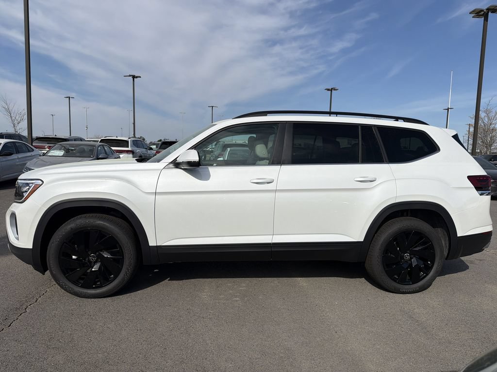New 2026 Volkswagen Atlas SE FWD image 2
