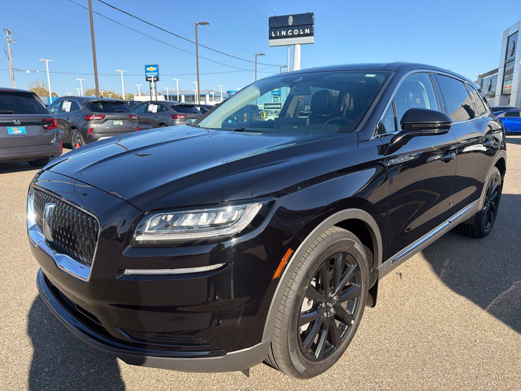 Used 2023 Lincoln Nautilus Reserve w/ Monochromatic Package AWD/4WD image 1