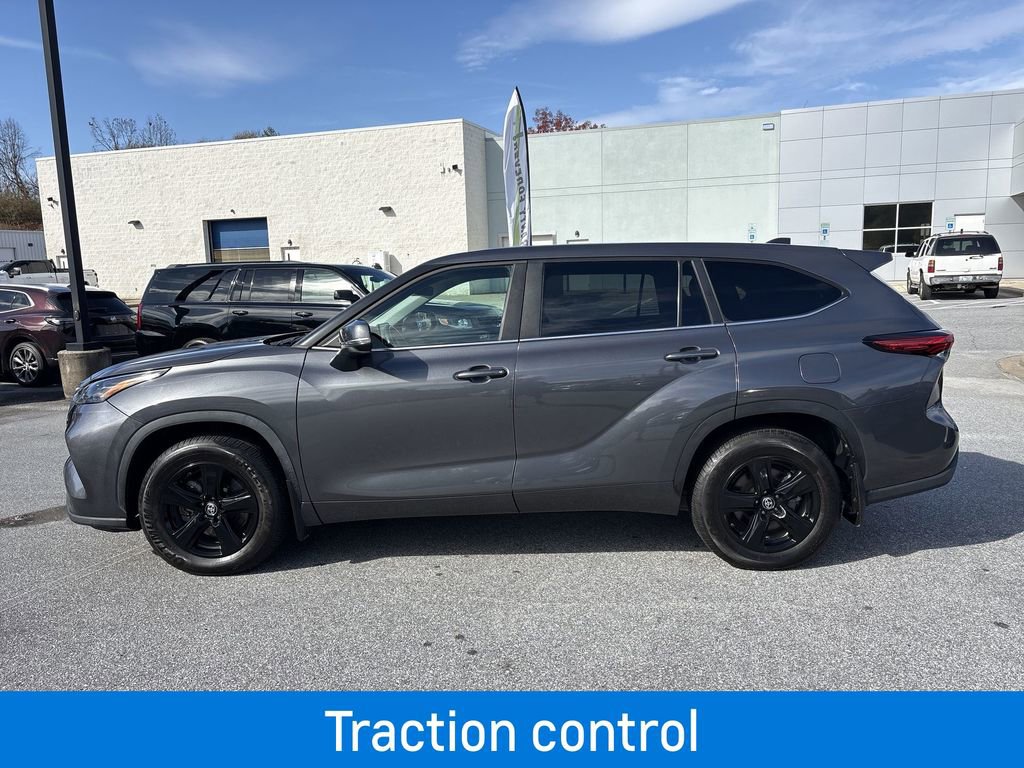 Used 2023 Toyota Highlander LE image 7